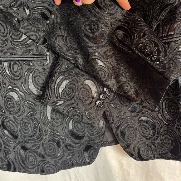 Black on Black Two Piece Floral Suit - Picture 6 of 15